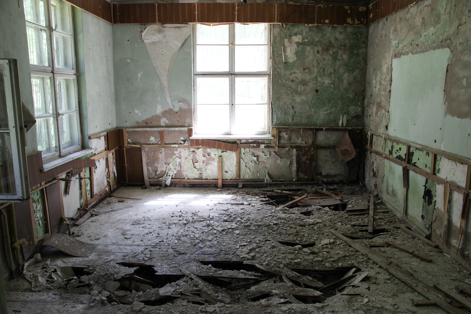 Appartement à rénover à Mâcon, murs et sols à reprendre