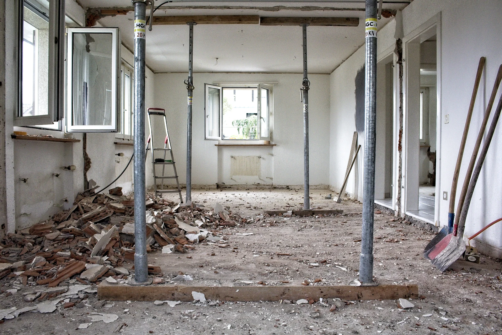 Travaux de rénovation d'un plateau à Belleville-en-Beaujolais